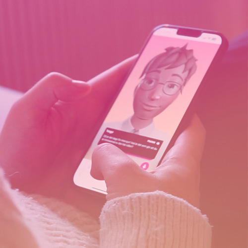 Kandidat interagerar med Tengais screeningverktyg via avatar i mobiltelefon